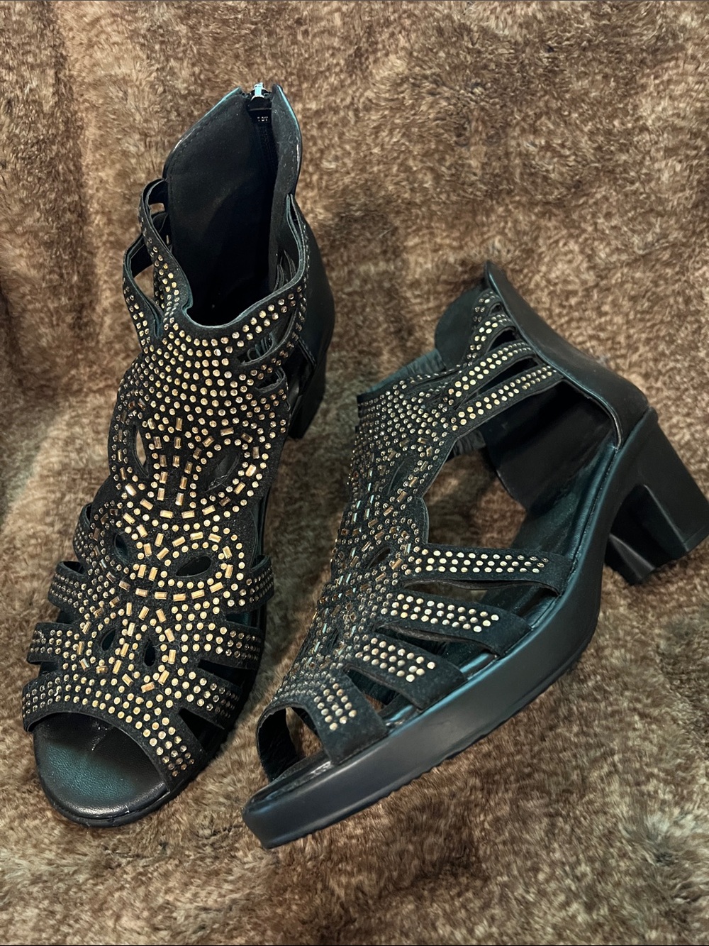 8. (39) Women's Black Embellished Cutout 2 inch Heels brand new never worn
